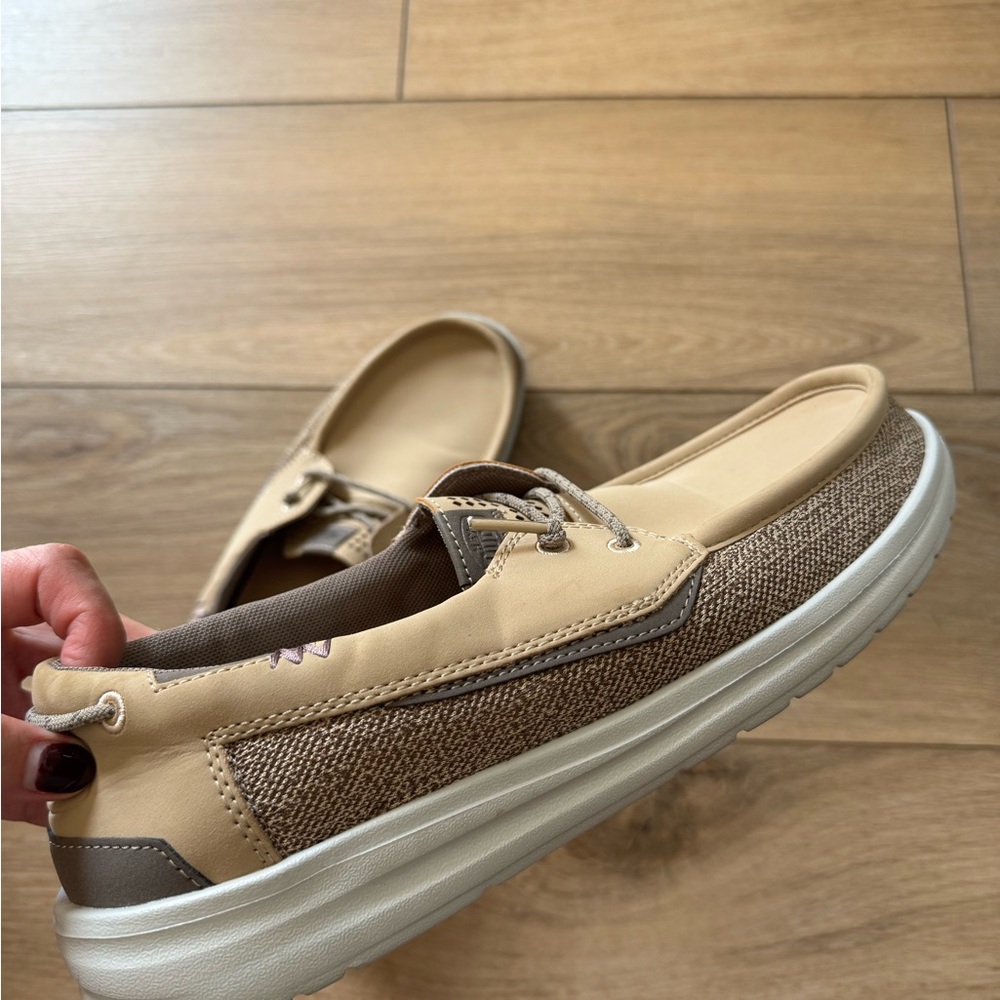 Men's Hey Dude Casual Shoes - size 9